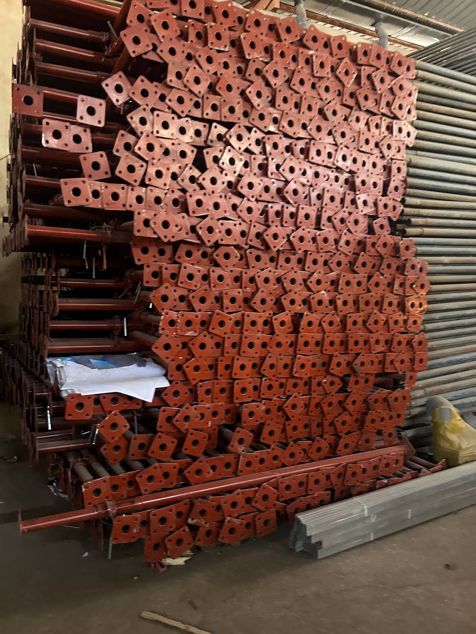 Etai Metallique 4m neuf