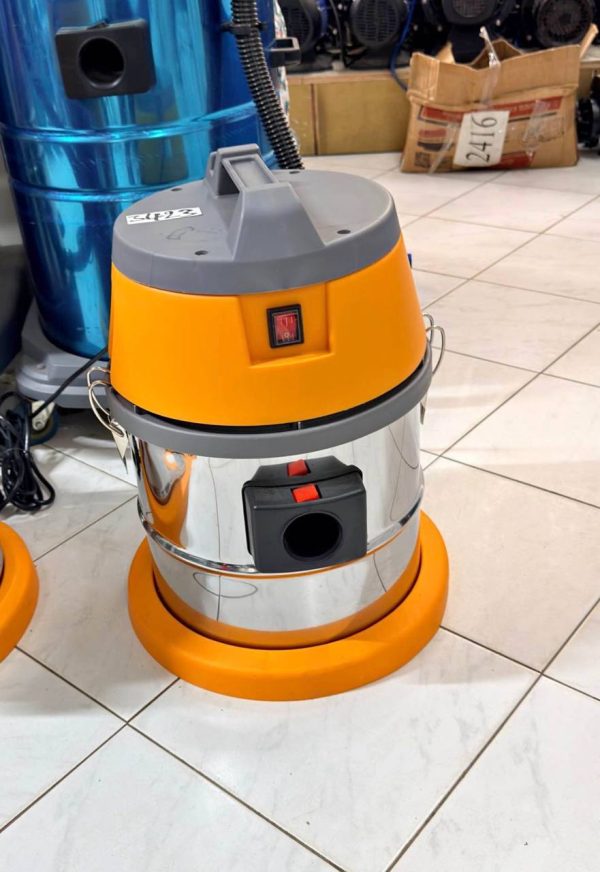 Aspirateur Eaux et Poussières 20L